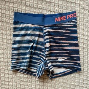 Nike Pro 3” biker shorts - printed pattern